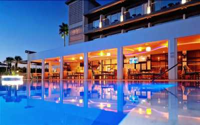 Sveltos *** hotel w Larnaka z samochodem